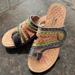 Gorgeous looking sandals, new condition